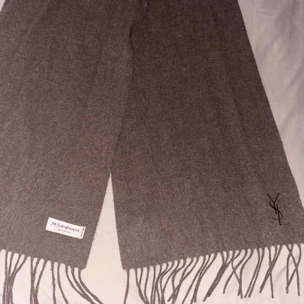 Gray Fringed Scarf - Picture 4 of 7